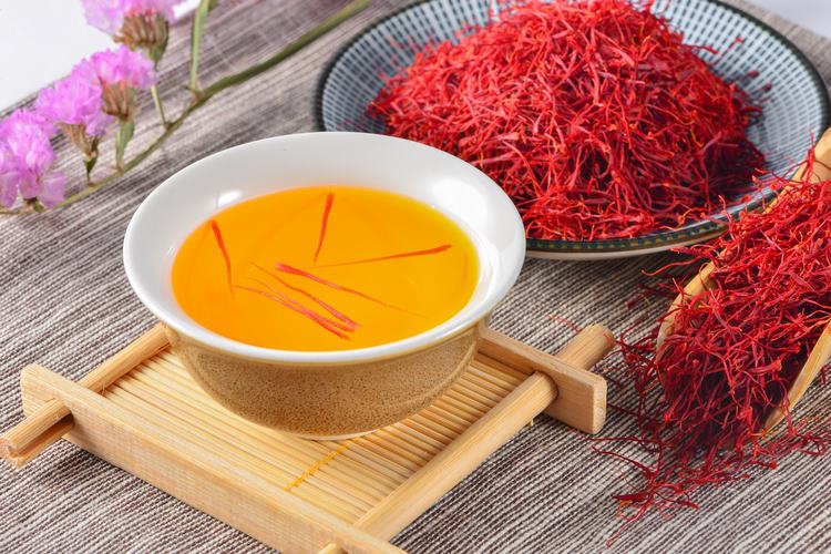 موارد منع مصرف دمنوش‌های قاعده‌آور