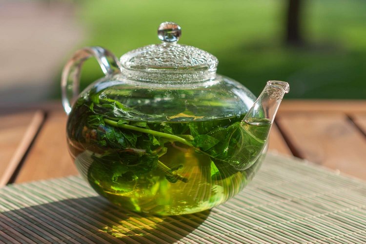 طرز تهیه دمنوش زنجبیل و نعناع برای نفخ شکم