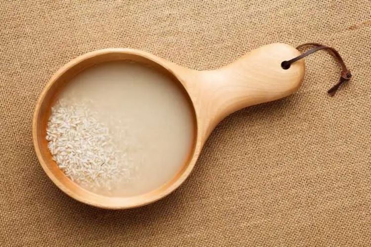 چگونه آب برنج را برای پوست و مو تهیه کنیم؟
