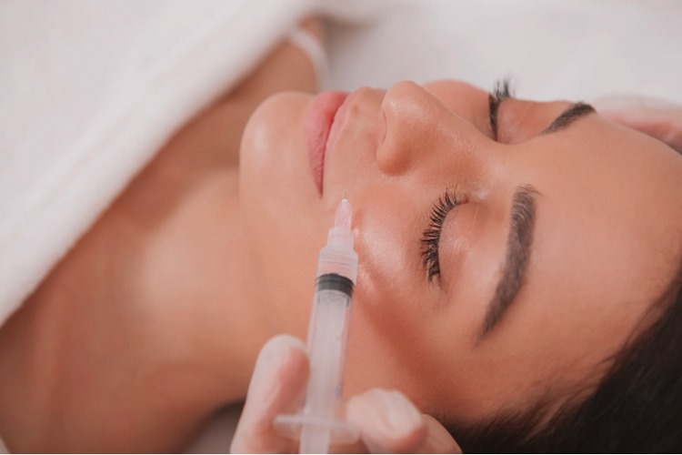 آیا فیلر خط خنده دردناک است؟