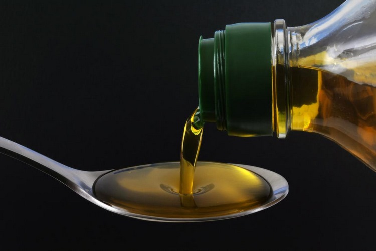 عوارض مصرف روغن زیتون برای یبوست