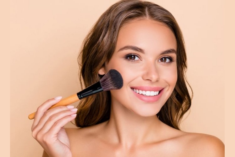 اشتباهات رایج هنگام استفاده از رژگونه
