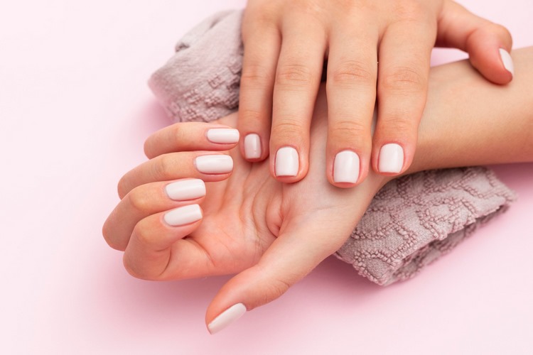 کاشت ناخن با ژل یا پودر