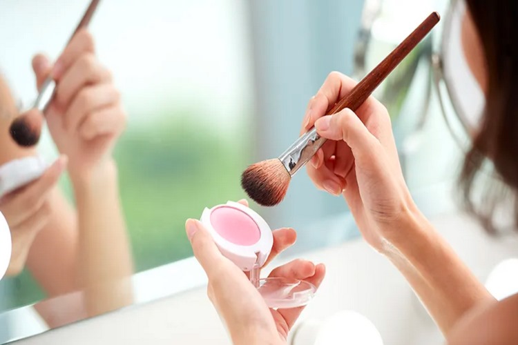 بهترین ابزارها و محصولات رژگونه برای استفاده راحت‌تر