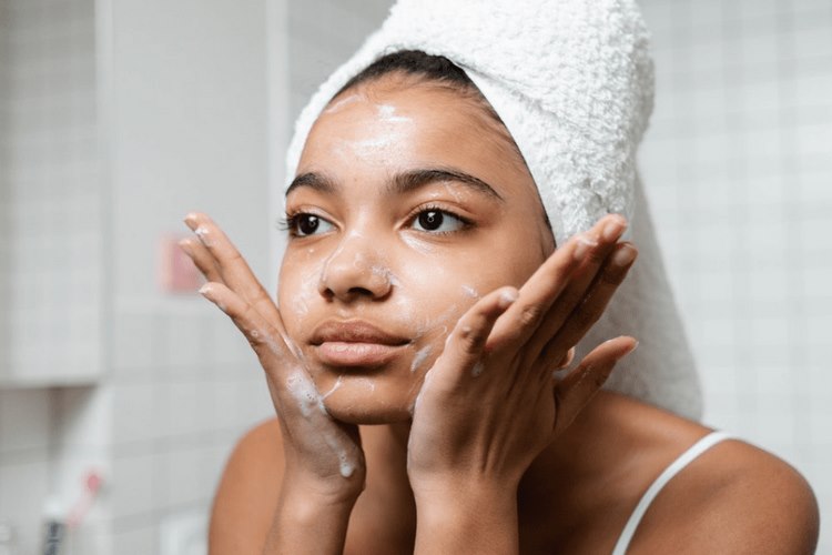 اشتباهات رایج در شستشوی صورت