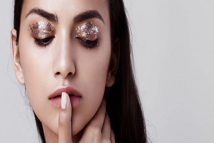 بهترین محصولات گلیتر بازار برای آرایش حرفه‌ای